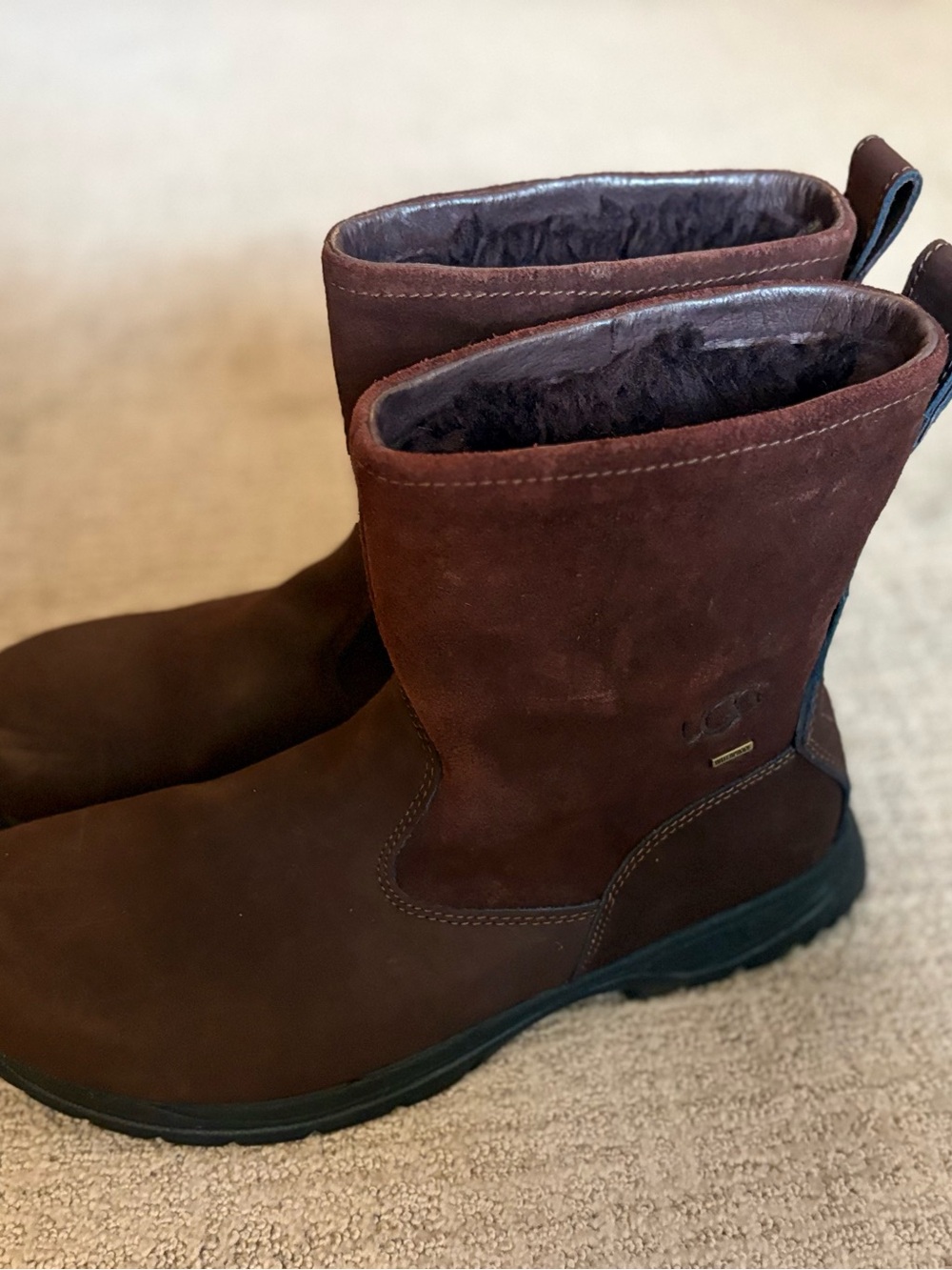 UGG WATERPROOF Men’s Gore-Tex Sheepskin Lined Winter Boots Brown Size 11.5